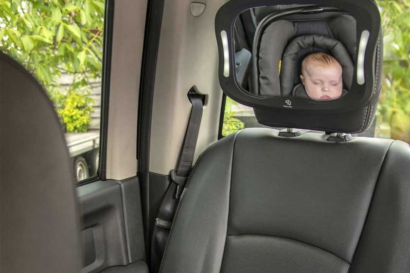 pourquoi-acheter-un-miroir-voiture-bebe