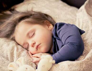 bebe-peut-il-dormir-avec-ventilateur-piece