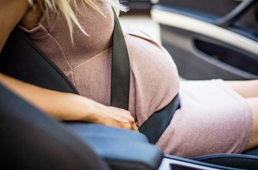 comment-porter-ceinture-voiture-pour-femme-enceinte