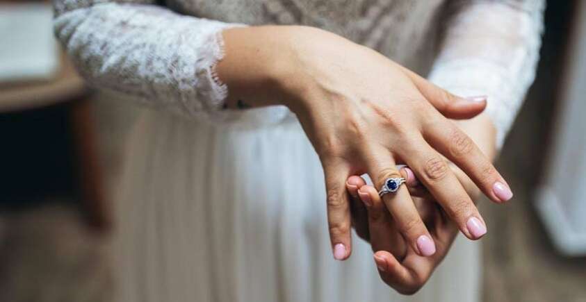 bague-de-fiancaille-en-saphir
